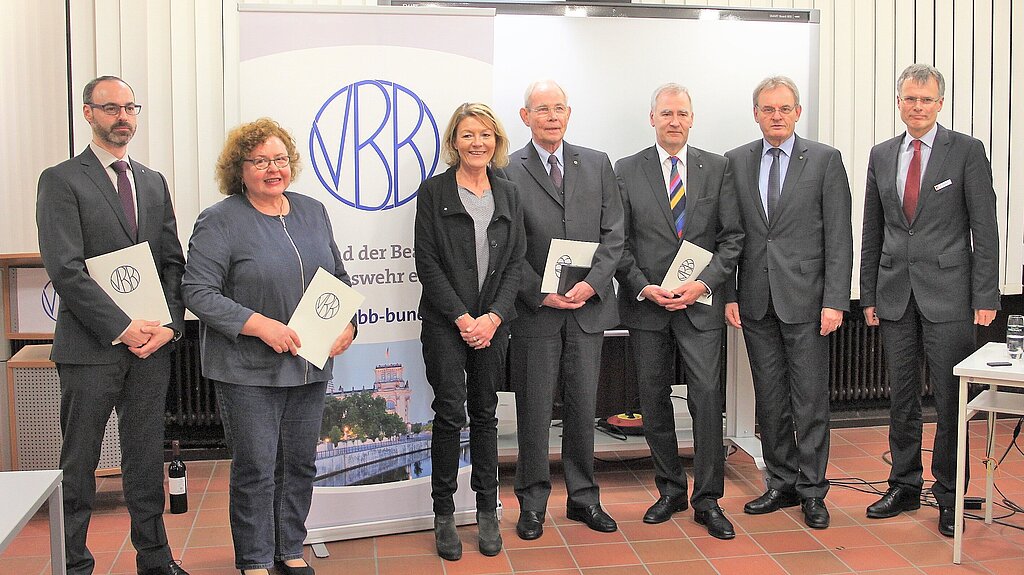 Mitgliederversammlung der StOGr. Mannheim von links: Jürgen Blunk, Birgit Bartelmann, Karin Voit, Wolfhart Schulz, Christoph Reifferscheid, Wolfram Kamm, Dr. Joachim Kaltwang Mitgliederversammlung der StOGr. Mannheim