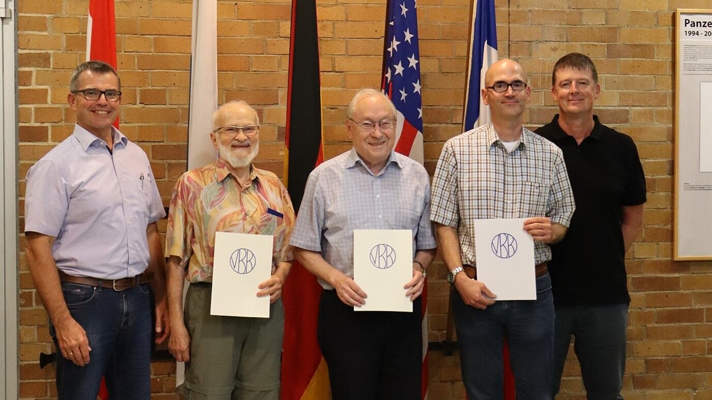 20230925_Mitgliederversammlung_StOGrp_Wuerzburg_2 Die Geehrten 2. v. l. n. r. Friedrich Goldbach, Rudolf Rahner, Thorsten Stößel 20230925_Mitgliederversammlung_StOGrp_Wuerzburg_2