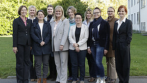Teilnehmerinnen des VBB Frauenseminars in Bonn mit Referentin Anette Rüth (rechts) am 30.Oktober 2025 Teilnehmerinnen des VBB Frauenseminars in Bonn mit Referentin Anette Rüth (rechts) am 30.Oktober 2025 Teilnehmerinnen des VBB Frauenseminars in Bonn mit Referentin Anette Rüth (rechts) am 30.Oktober 2025