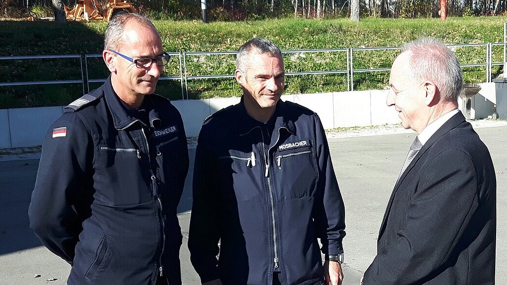 HPR mit Ausbildern von Links: Dieter Eschweiler, BrdOAR und Oliver Mosbacher, BrdAmtm im Gespräch mit Steffen Espig HPR mit Ausbildern