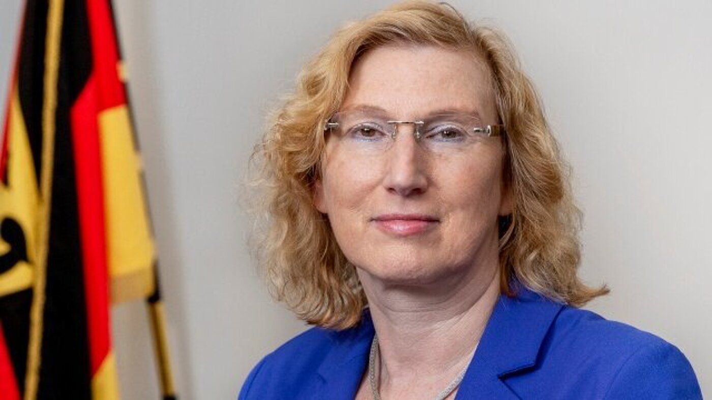 Sabine Grohmann Sabine Grohmann Sabine Grohmann