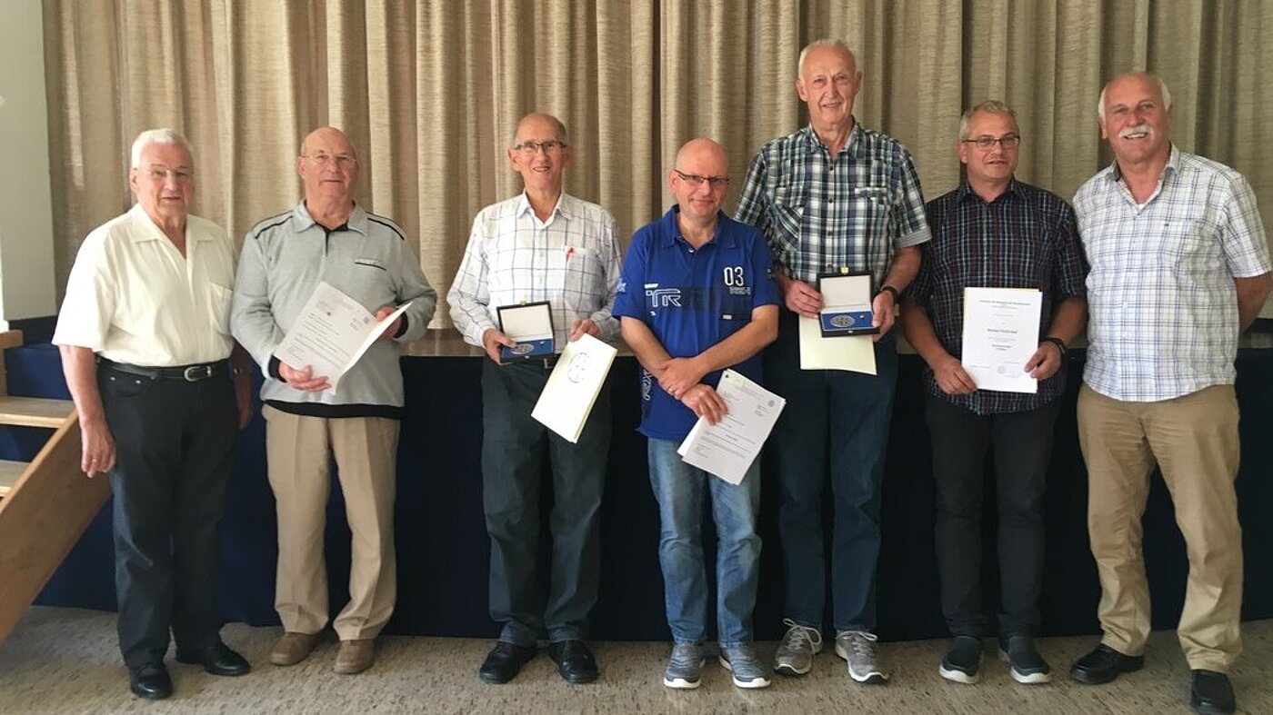 StOGr St. Wendel - Informationsveranstaltung und Mitgliederversammlung von links: Hr. Rhiel, Alois Hassdenteufel, Franz Gregorius, Michael Maier, Peter Lorenz, Michael Wollscheid, Peter Zeyer
StOGr St. Wendel - Informationsveranstaltung und Mitgliederversammlung