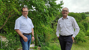 Dr. Hans LIesenhoff im Gespräch mit Alexander Heß Wachstumsklima in der Natur und im VBB. Links Alexander Heß, rechts Dr. Hans Liesenhoff Dr. Hans LIesenhoff im Gespräch mit Alexander Heß