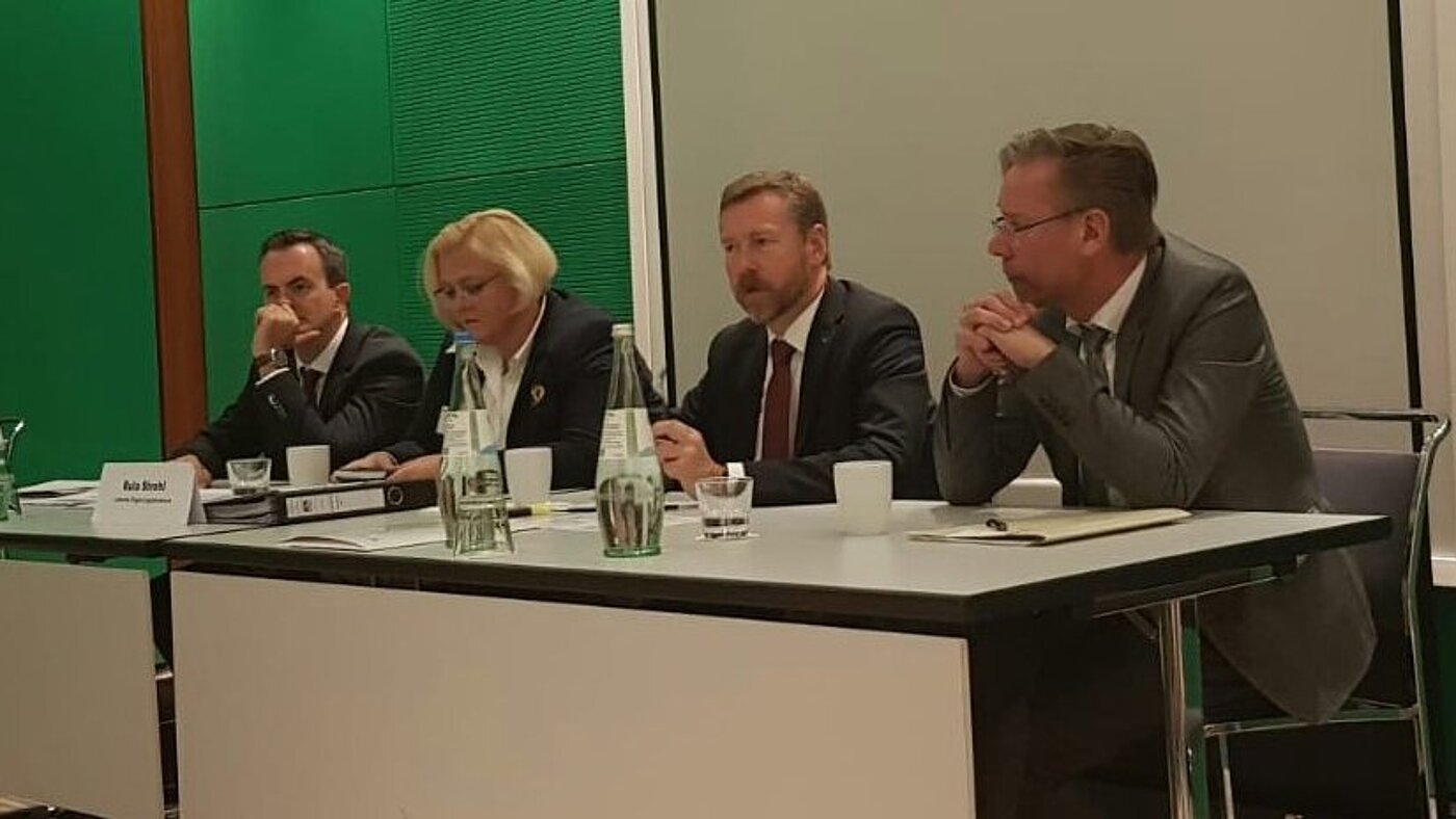 Informationsveranstaltung der Bundesministerin der Verteidigung, Dr. Ursula von der Leyen für den HPR und weitere Interessenvertretungen Informationsveranstaltung der Bundesministerin der Verteidigung, Dr. Ursula von der Leyen für den HPR und weitere Interessenvertretungen