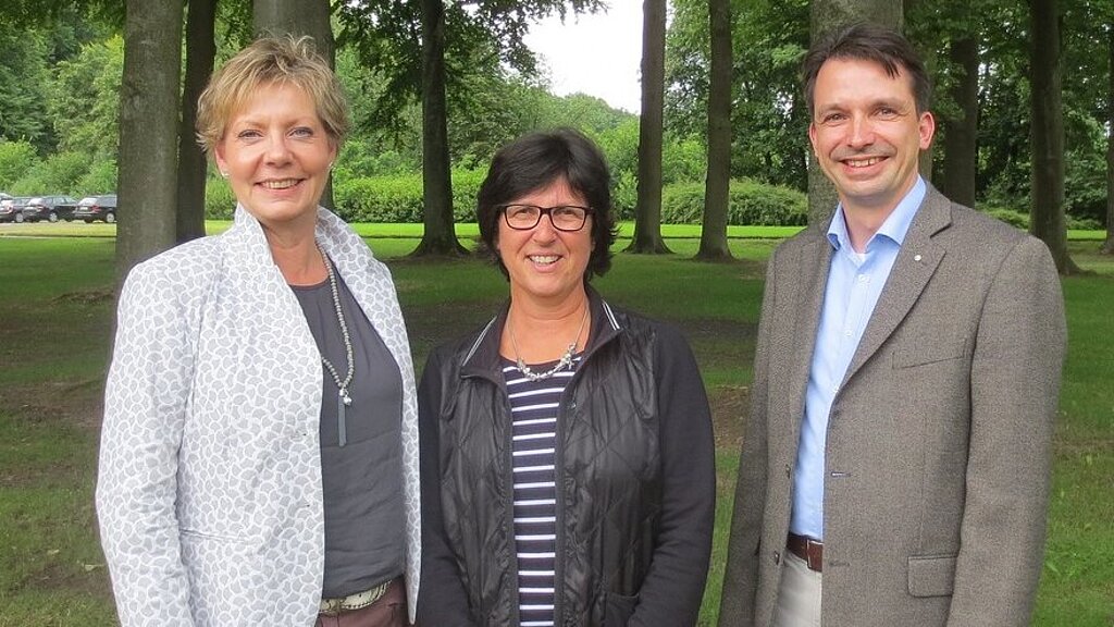 Grillfest der VBB-StOGr Rotenburg/Wümme 2017 (v.l.) Anita Windßus, Meike Hohner und Arne Lambrecht Grillfest der VBB-StOGr Rotenburg/Wümme 2017