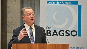 Franz Müntefering auf der Mitgliederversammlung der BAGSO