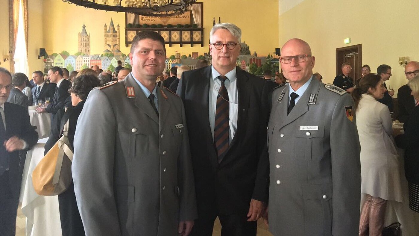 Übergabe Luftfahrtamt der Bundeswehr Übergabe Luftfahrtamt der Bundeswehr