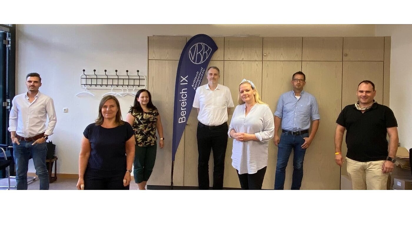 Treffen des AKWi des Bereichs IX (BAAINBw) - 22.07.2020 Gruppenbild des AKWi: Manuel Oster, Anja Erhardt, Cornelia Vonderlind, Holger Bram, Antje Ott, Martin Krükel und Daniel Burger (v.l.n.r.) Treffen des AKWi des Bereichs IX (BAAINBw) - 22.07.2020