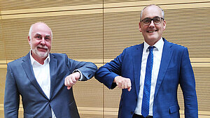 Bundesvorsitzender VBB im Gespräch mit Bundesvorsitzenden dbb, Silberbach Bundesvorsitzender VBB im Gespräch mit Bundesvorsitzenden dbb, Silberbach