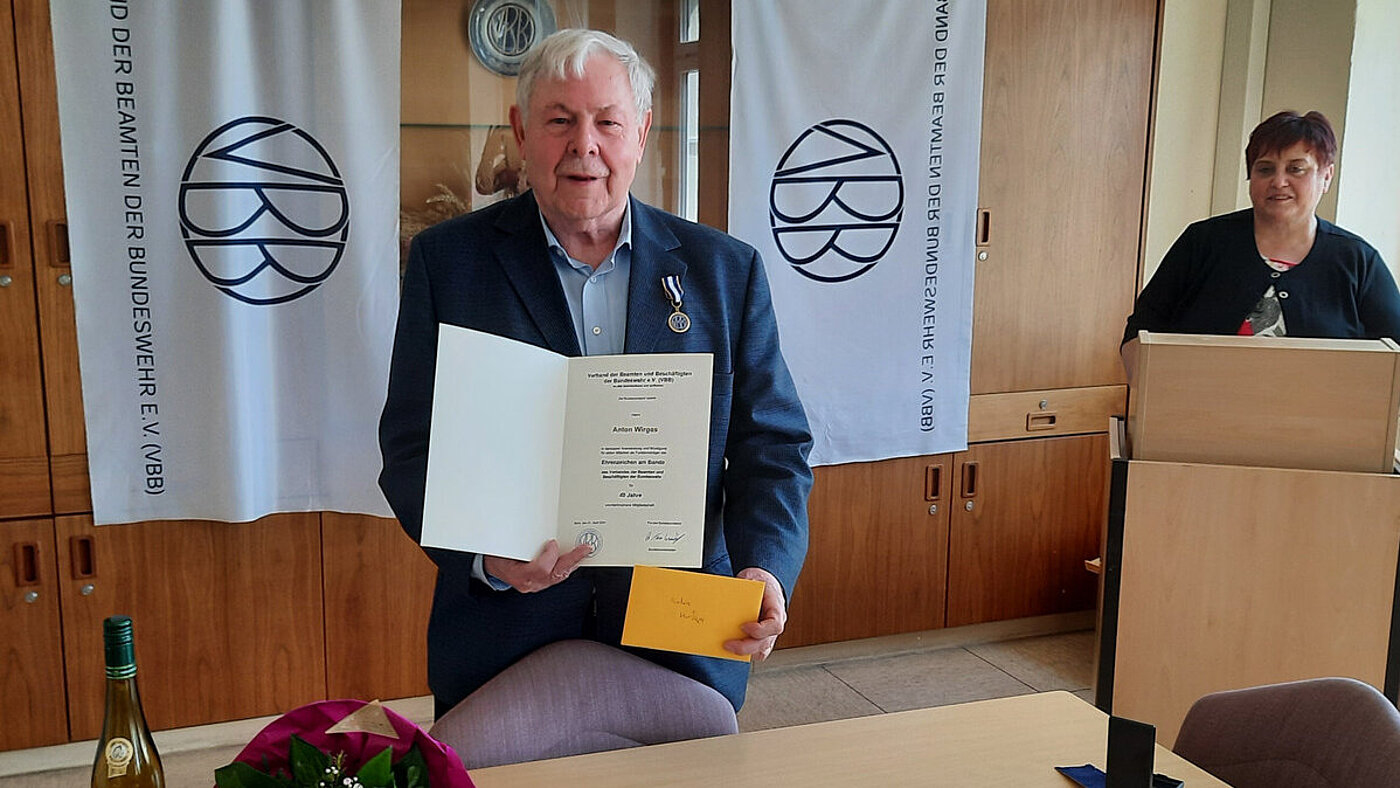 20210429 Ehrung Anton Wirges
