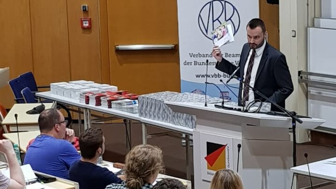 Begrüßung der Kolleginnen und Kollegen vom 78. Grundstudium Begrüßung der Kolleginnen und Kollegen vom 78. Grundstudium