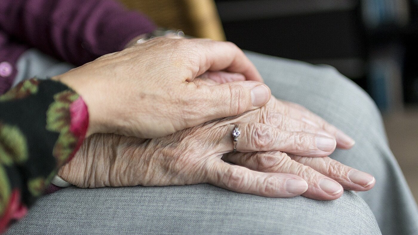 Hands 2906458 1920 1