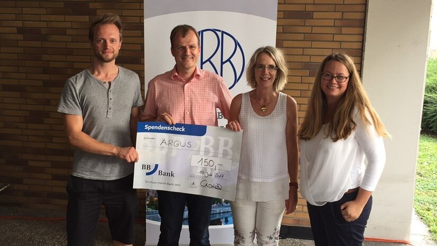 Sommerfest ARGUS 2017 in Mannheim v.l.n.r: W. Hofmann (ARGUS), Frank Bartz (VBB), Sylvia Jahnz (Fachbereichsleiterin/Dekanin HS Bund - FB BWV), Cora Nixtatis (VBB) Sommerfest ARGUS 2017 in Mannheim