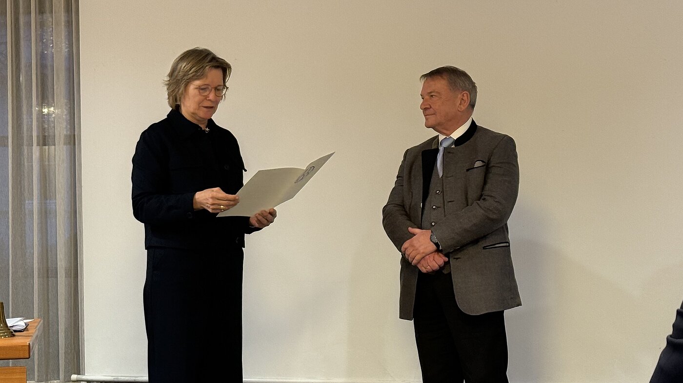 Frau v. Bornstaedt-Küpper bei der Ehrung von Herrn Staatssekretär a. D. Wolf Frau v. Bornstaedt-Küpper bei der Ehrung von Herrn Staatssekretär a. D. Wolf Frau v. Bornstaedt-Küpper bei der Ehrung von Herrn Staatssekretär a. D. Wolf