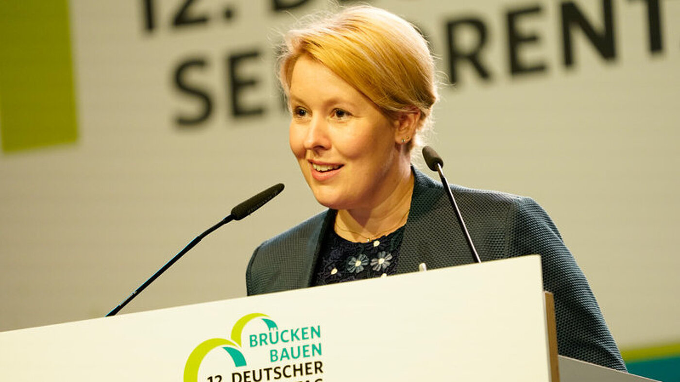 12. Deutscher Seniorentag/SenNova, Dortmund 2018 Dr. Franziska Giffey, Bundesministerin für Familie, Senioren, Frauen und Jugend 12. Deutscher Seniorentag/SenNova, Dortmund 2018