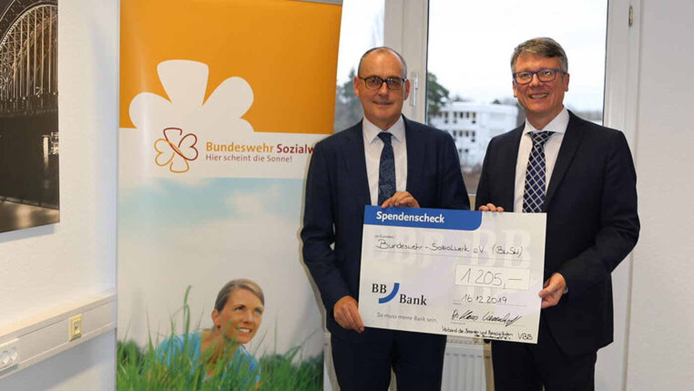 20191216 Scheckübergabe, Dr. Hans Liesenhoff (VBB) und Norbert Bahl (BwSW) 20191216 Scheckübergabe, Dr. Hans Liesenhoff (VBB) und Norbert Bahl (BwSW)