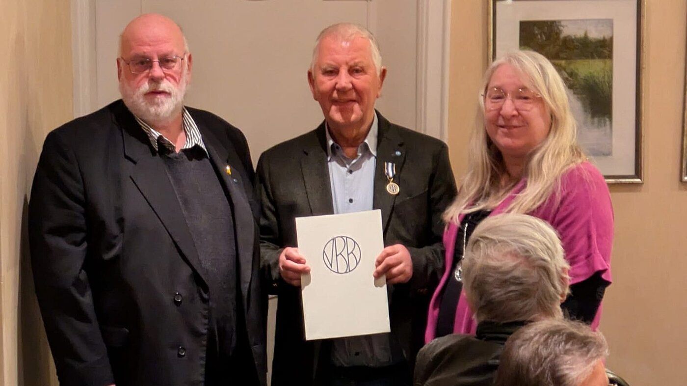Jahresabschlussfeier der Standortgruppe Munster v. l. Bereichsvorsitzender Karl Nowotny, Hartwig Keinert, StOGrp-Vorsitzende Gabriele Bertram v. l. Bereichsvorsitzender Karl Nowotny, Hartwig Keinert, StOGrp-Vorsitzende Gabriele Bertram