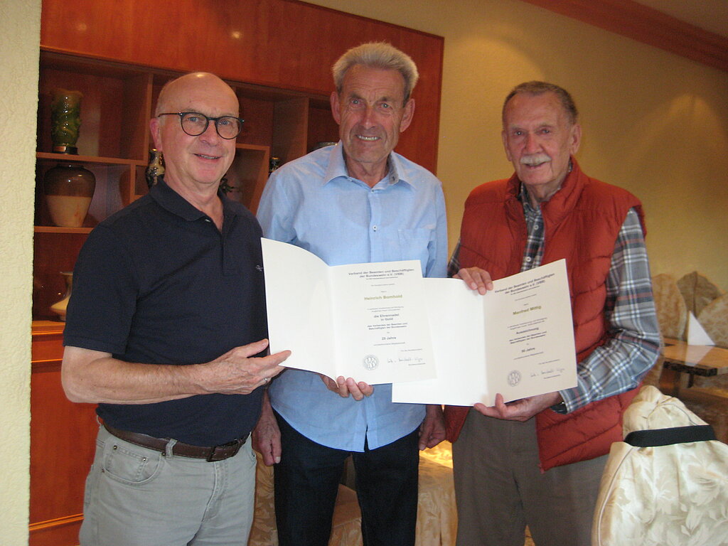 v.l.n.r.: Vorsitzender Horst Georg Jedamski, Heinrich Bomholt u. Manfred Mittig