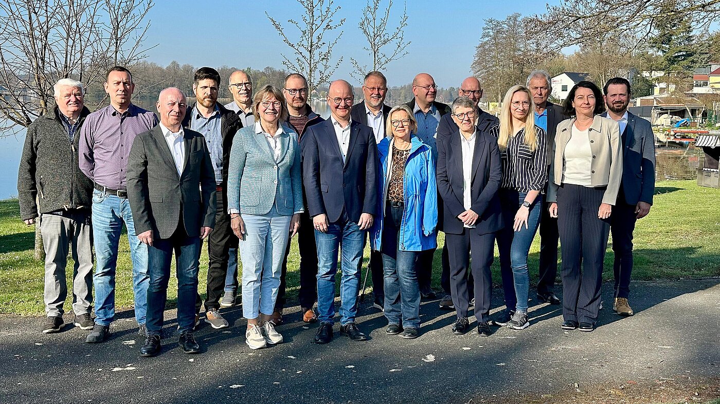 Der Vorstand des Bereiches VII mit seinen Gästen Der Vorstand des Bereiches VII mit seinen Gästen Der Vorstand des Bereiches VII mit seinen Gästen