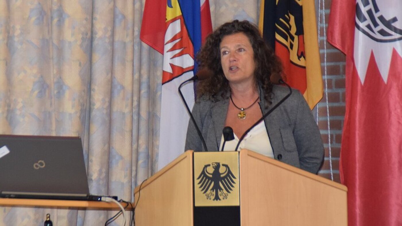 Seniorenseminar 2017 - Bereich I - Frau Brinkop, Compass Seniorenseminar 2017 - Bereich I - Frau Brinkop, Compass Seniorenseminar 2017 - Bereich I - Frau Brinkop, Compass