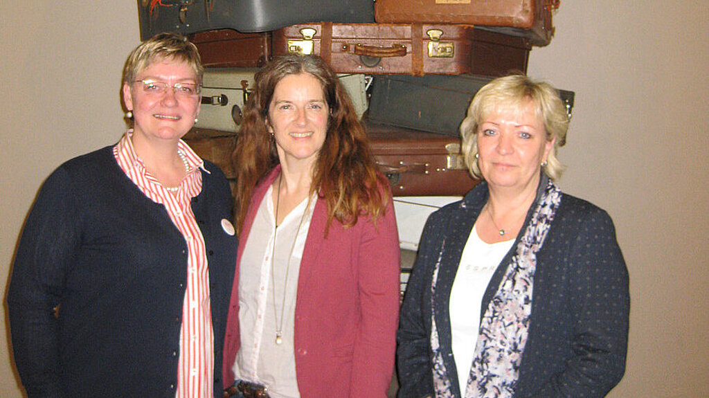 VBB-Magazin im Interview mit der zivilen Gleichstellungsbeauftragten BMVg v.l.n.r.: Sandra Schneider (VBB), Barbara Schladoth (Gleichstellungsbeauftragte BMVg), Karola Wolldeit (stv. Gleichstellungsbeauftragte) VBB-Magazin im Interview mit der zivilen Gleichstellungsbeauftragten BMVg