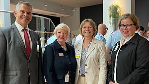 20230630_G1_Tagung_Berlin Netzwerken mit zivilen Führungskräften; von links nach rechts MinR Heiß (BMVg), LRDirin Beatrix Siebert (Leiterin KC Hannover), LRDirin Zindt (BAPersBw)