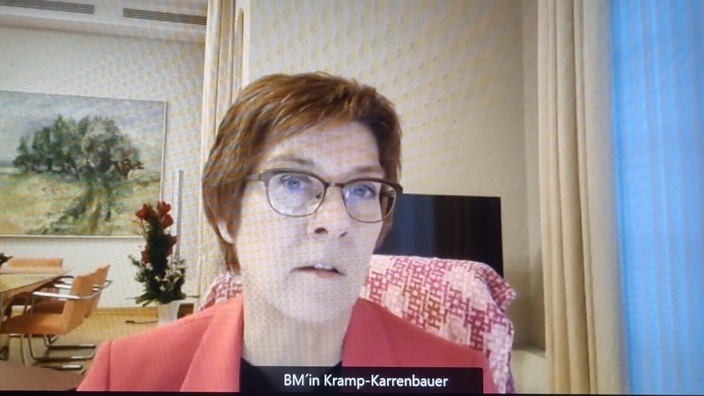 BM'in Annegret Kramp-Karrenbauer verabschiedet sich von den Gremien BM'in Annegret Kramp-Karrenbauer verabschiedet sich von den Gremien