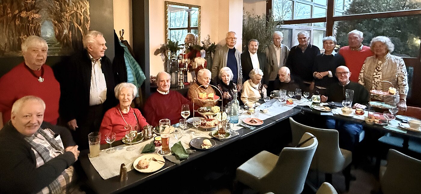 Senioren der Standortgruppe München-Fürstenfeldbruck Senioren der Standortgruppe München-Fürstenfeldbruck