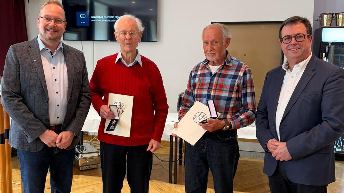 Marquardt & Griesel Für 60 Jahre Mitgliedschaft: Herr Hans Marquardt und Herr Peter Griesel Marquardt & Griesel