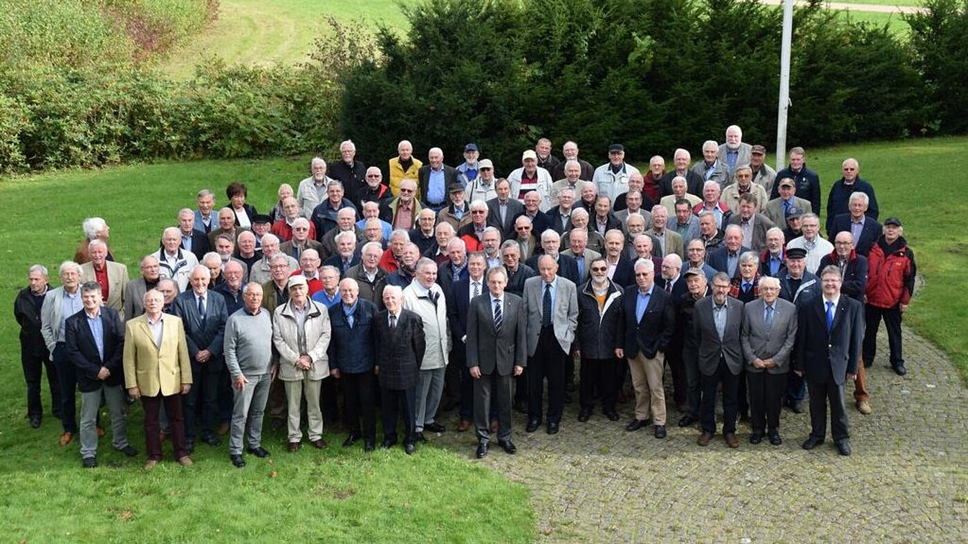Gruppenbild 34. Seniorentreffen des Bereichs I Gruppenbild 34. Seniorentreffen des Bereichs I