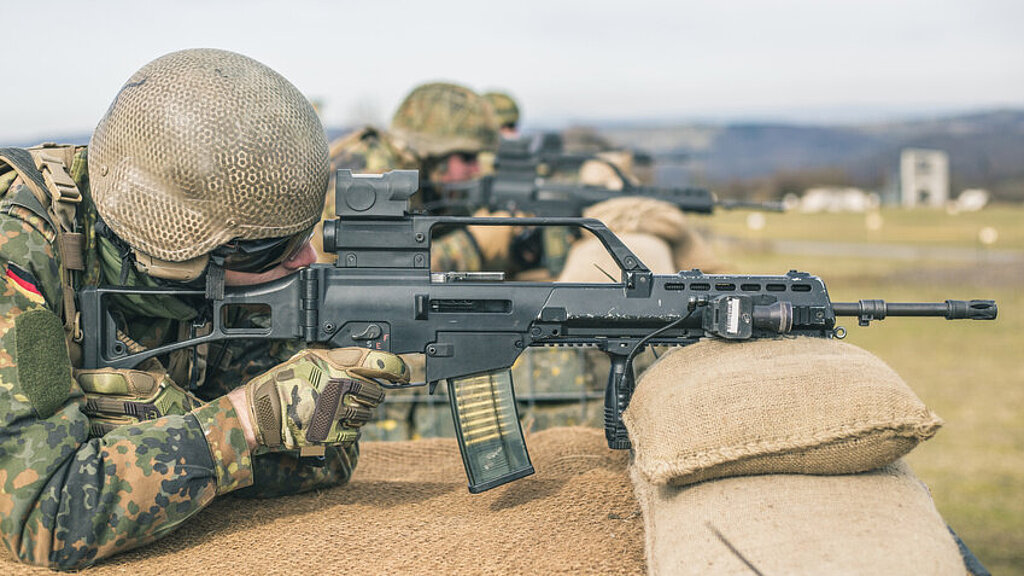Bundeswehr Schießübung G36 © Photoshooter - Fotolia.com Bundeswehr Schießübung G36 © Photoshooter - Fotolia.com