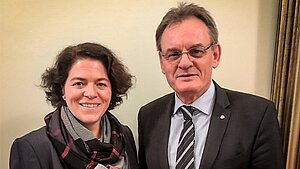 VBB-Bundesvorsitzender im Gespräch mit MdB Kerstin Vieregge VBB-Bundesvorsitzender im Gespräch mit MdB Kerstin Vieregge