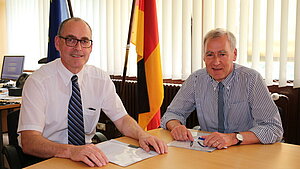 Dr. Liesenhoff im Gespräch mit dem Präsidenten des BIZBw in Mannheim, Christoph Reifferscheid Dr. Liesenhoff im Gespräch mit dem Präsidenten des BIZBw in Mannheim, Christoph Reifferscheid
