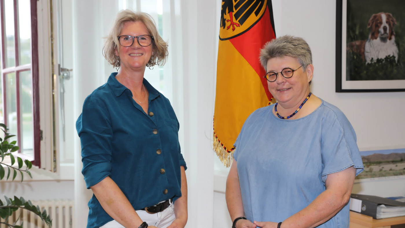 20230919_Tanja_Frerichs_mit_Lehnigk Bereichsvorsitzende Tanja Frerichs und die Präsidentin BAAINBw Annette Lehnigk-Emden (v.l.n.r.) 20230919_Tanja_Frerichs_mit_Lehnigk