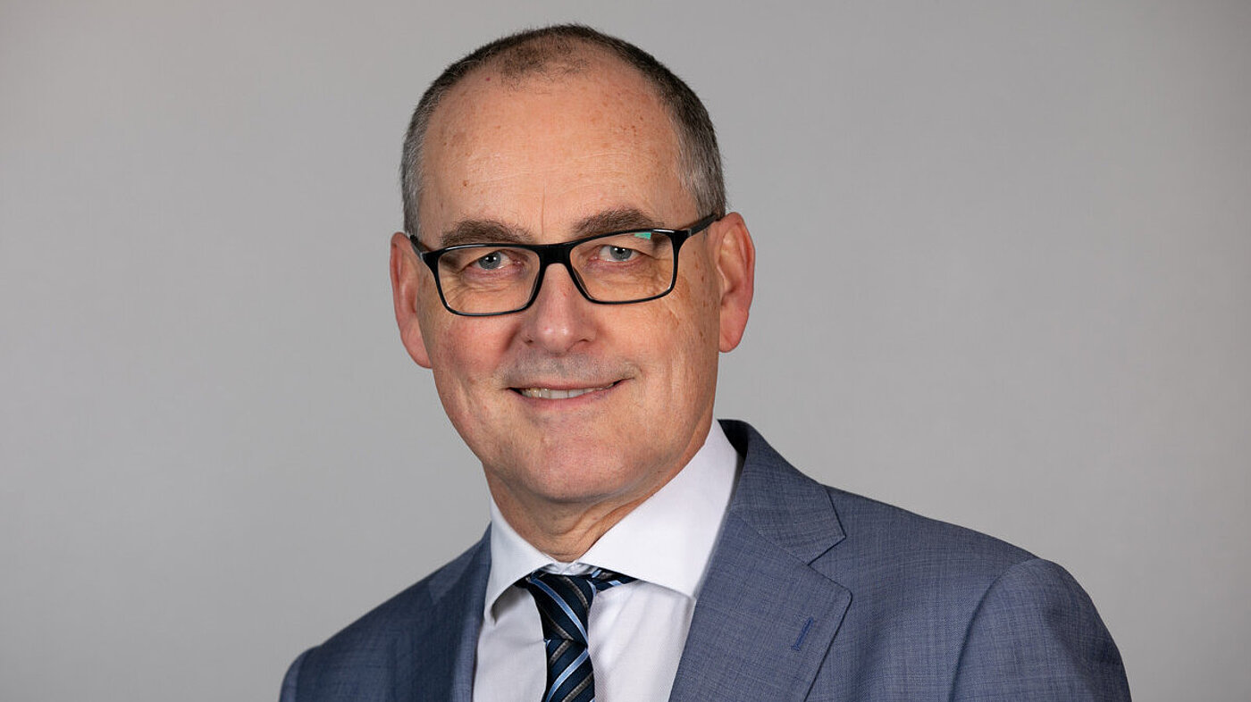Dr. Hans Liesenhoff Dr. Hans Liesenhoff, VBB Bundesvorsitzender Dr. Hans Liesenhoff, VBB Bundesvorsitzender