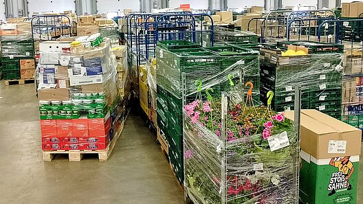 Boxen_u._Paletten_zur_Auslieferung